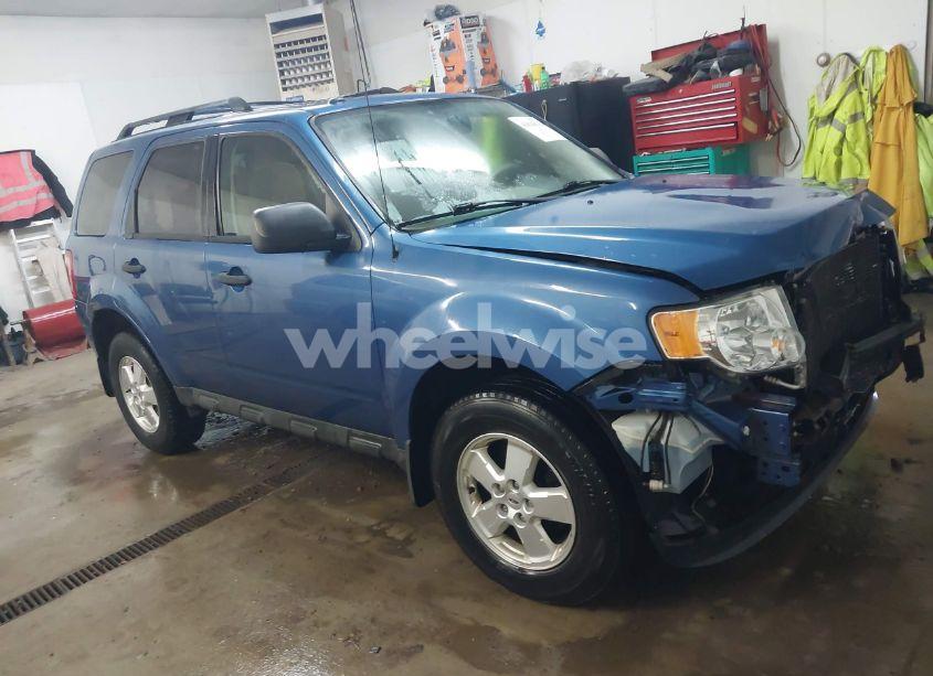 2010 Ford Escape XLT (VIN 1FMCU0D78AKC65131) main photo