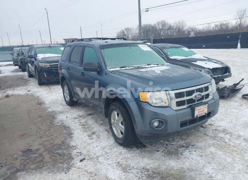 2011 Ford Escape XLT (VIN 1FMCU0D78BKA05541) main photo