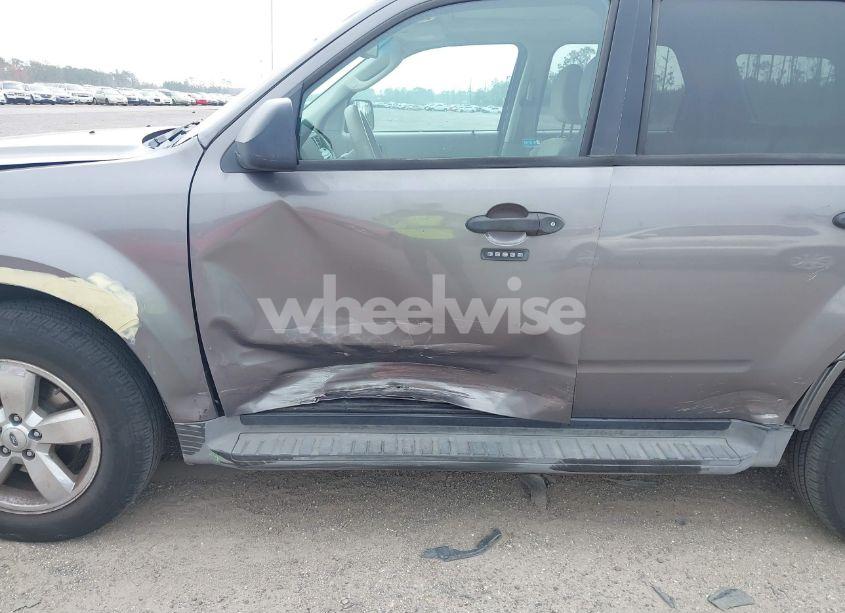 Photo 6 of 2011 Ford Escape XLT (VIN 1FMCU0D78BKA31492)