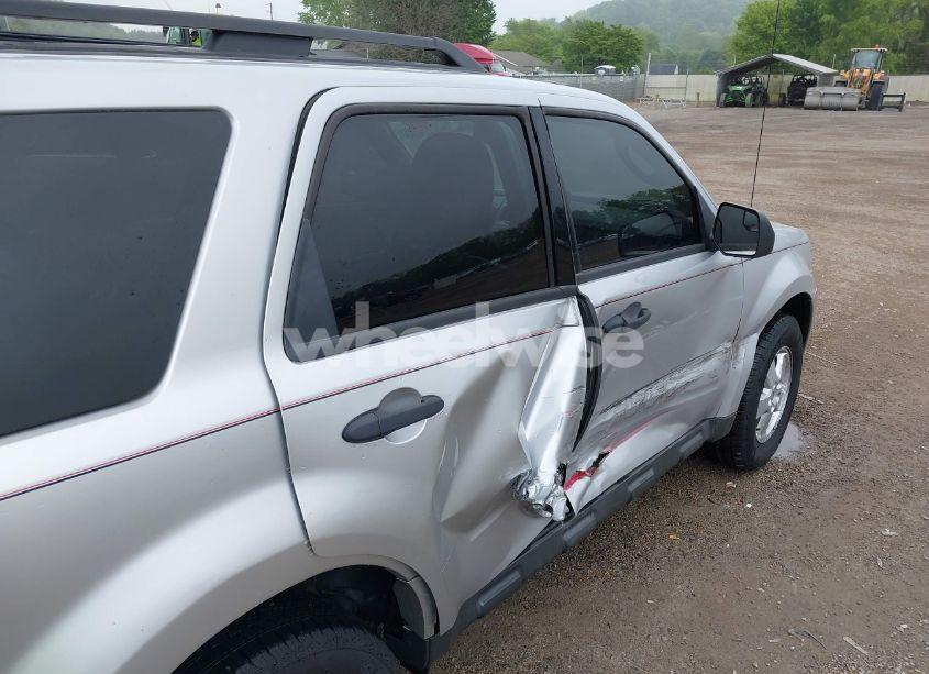 Photo 17 of 2011 Ford Escape XLT (VIN 1FMCU0D78BKB32984)