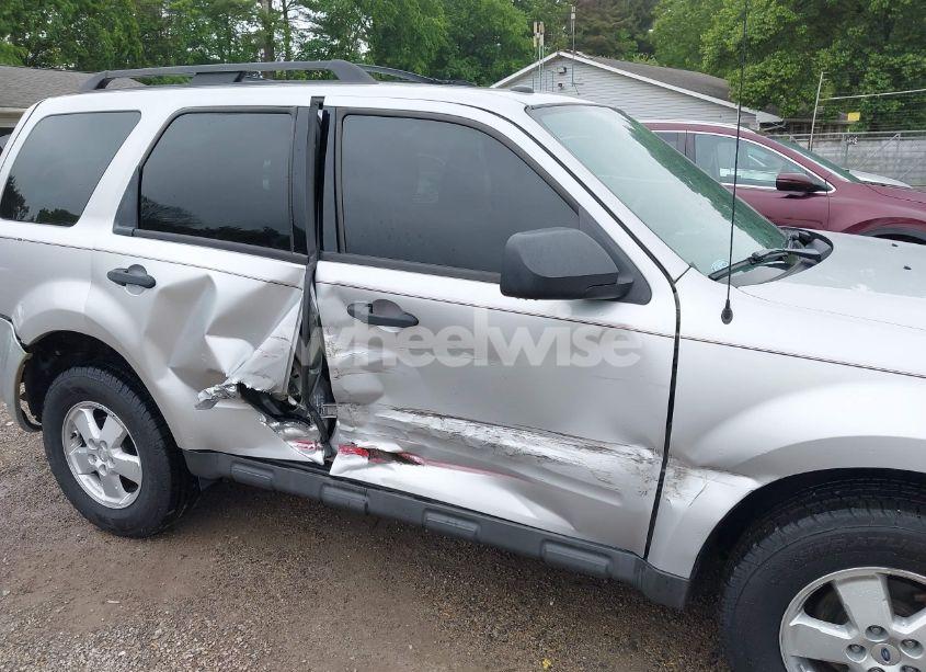 Photo 6 of 2011 Ford Escape XLT (VIN 1FMCU0D78BKB32984)