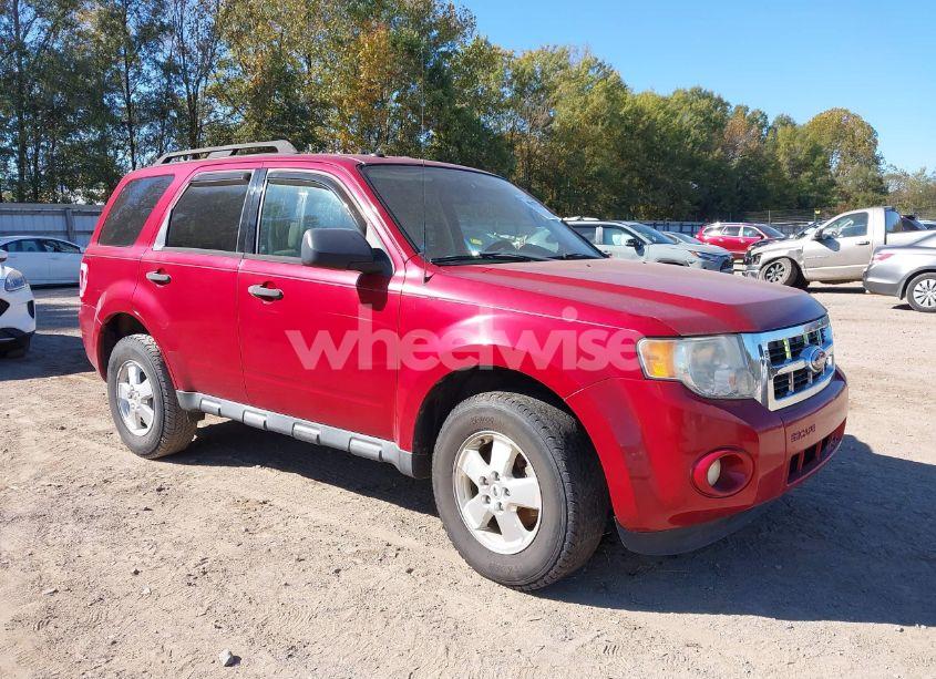 2011 Ford Escape XLT (VIN 1FMCU0D78BKB63622) main photo