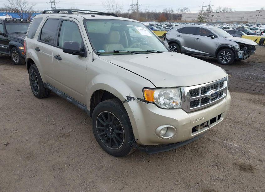 2012 Ford Escape XLT (VIN 1FMCU0D78CKC01660) main photo