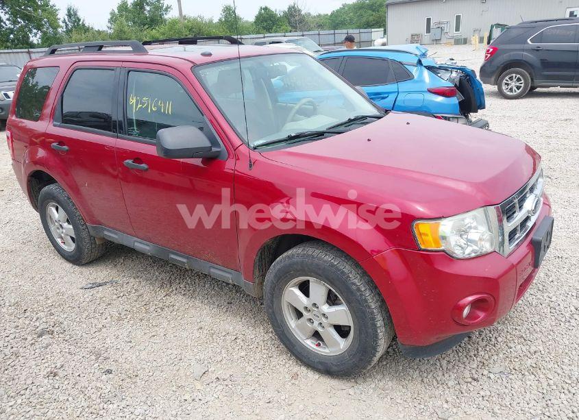 2010 Ford Escape XLT (VIN 1FMCU0D79AKA02128) main photo