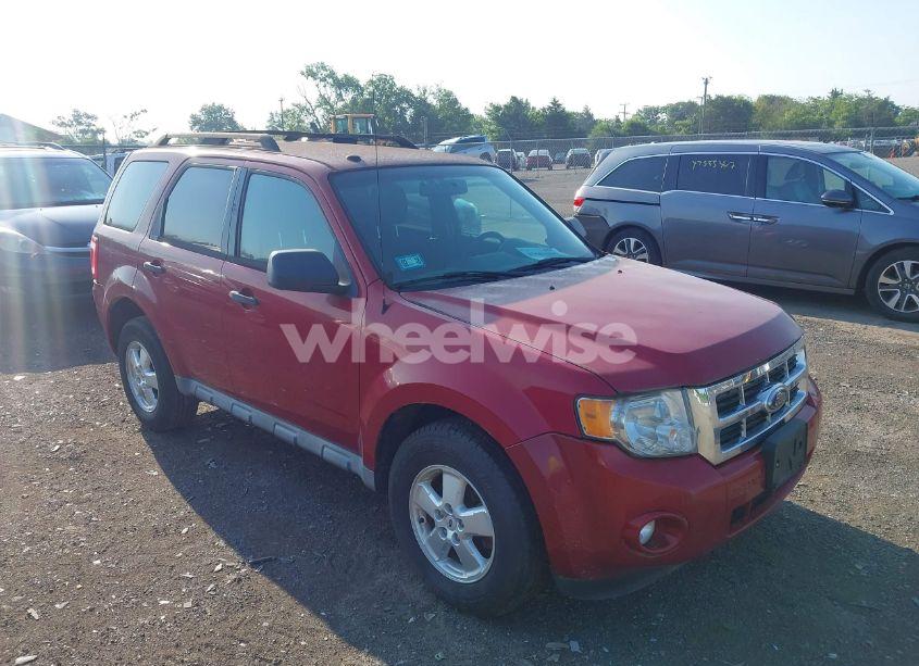 2010 Ford Escape XLT (VIN 1FMCU0D79AKA10228) main photo