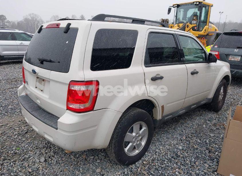 Photo 4 of 2010 Ford Escape XLT (VIN 1FMCU0D79AKB19093)