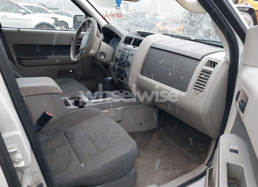 Photo 5 of 2010 Ford Escape XLT (VIN 1FMCU0D79AKB19093)