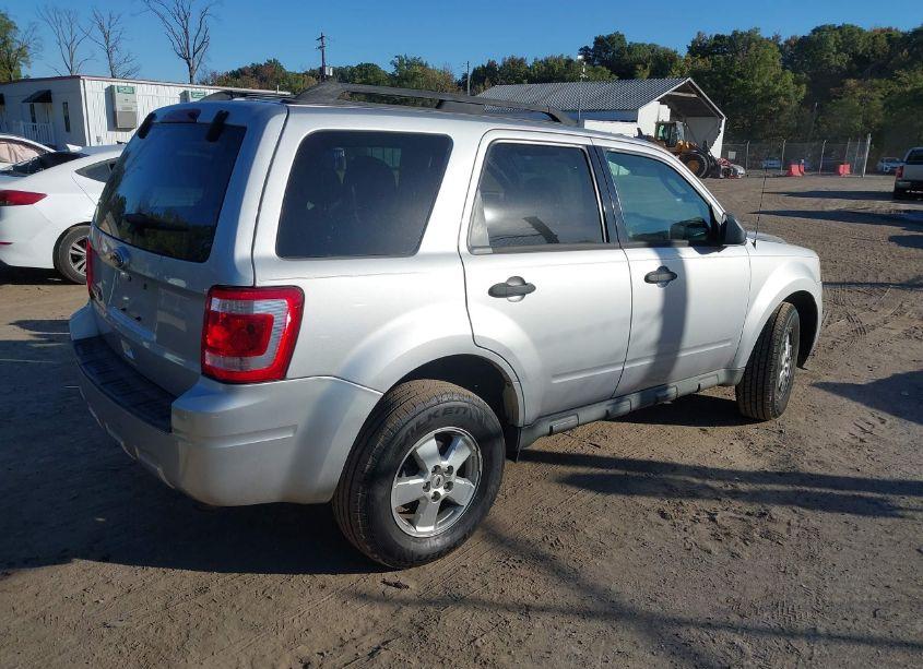 Photo 4 of 2010 Ford Escape XLT (VIN 1FMCU0D79AKC99742)