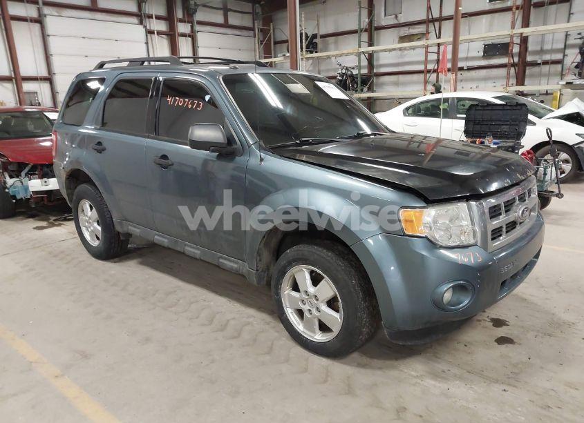 2010 Ford Escape XLT (VIN 1FMCU0D79AKD32139) main photo