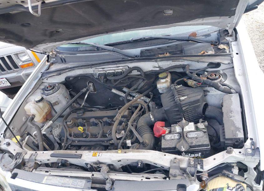 Photo 10 of 2011 Ford Escape XLT (VIN 1FMCU0D79BKB84057)