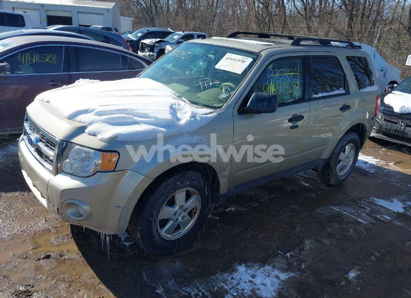 Photo 2 of 2011 Ford Escape XLT (VIN 1FMCU0D79BKC17042)