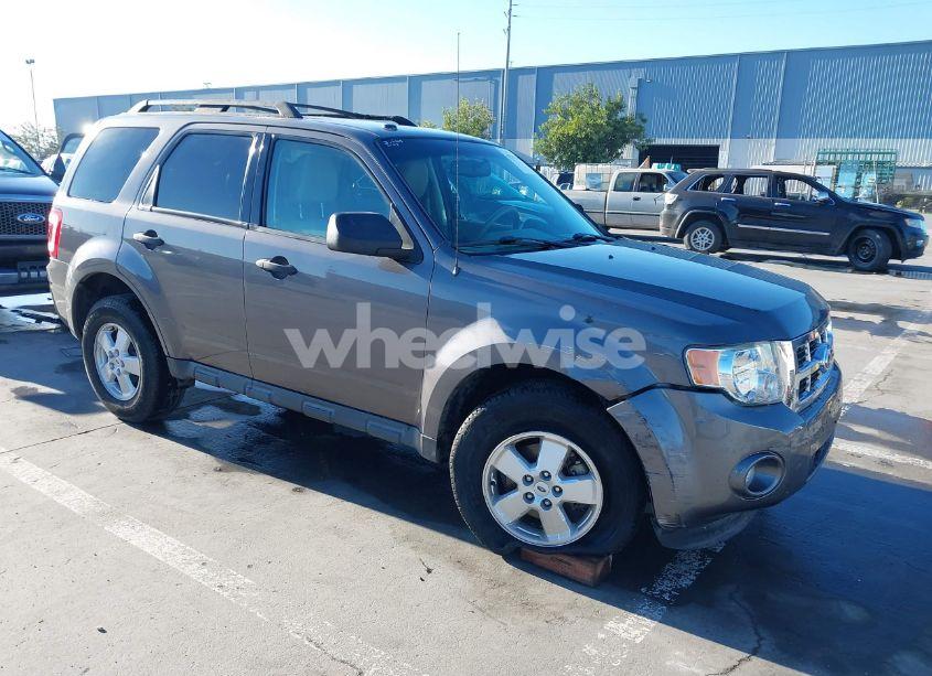 2011 Ford Escape XLT (VIN 1FMCU0D79BKC63888) main photo