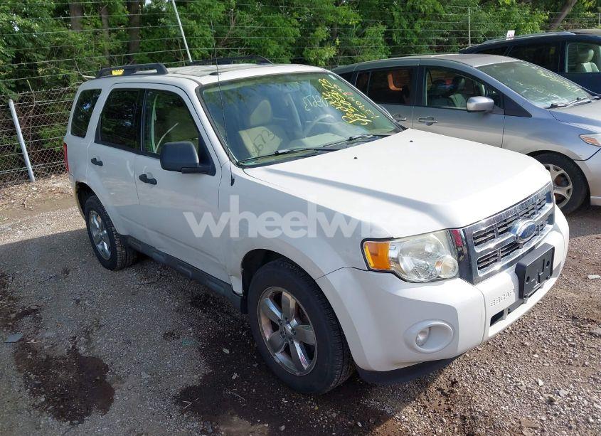 2010 Ford Escape XLT (VIN 1FMCU0D7XAKA34862) main photo
