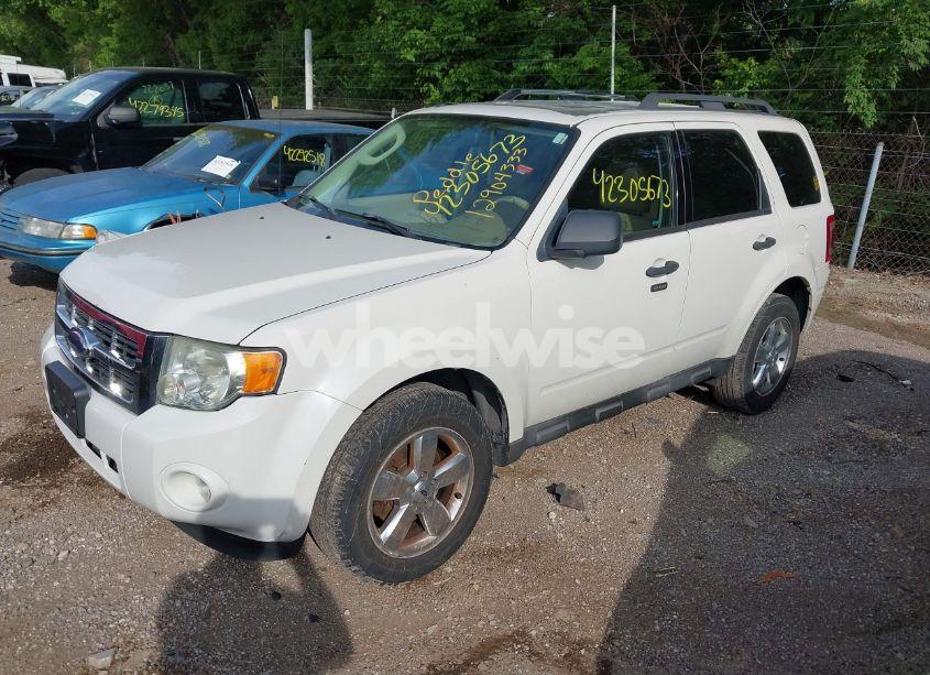 Photo 2 of 2010 Ford Escape XLT (VIN 1FMCU0D7XAKA34862)