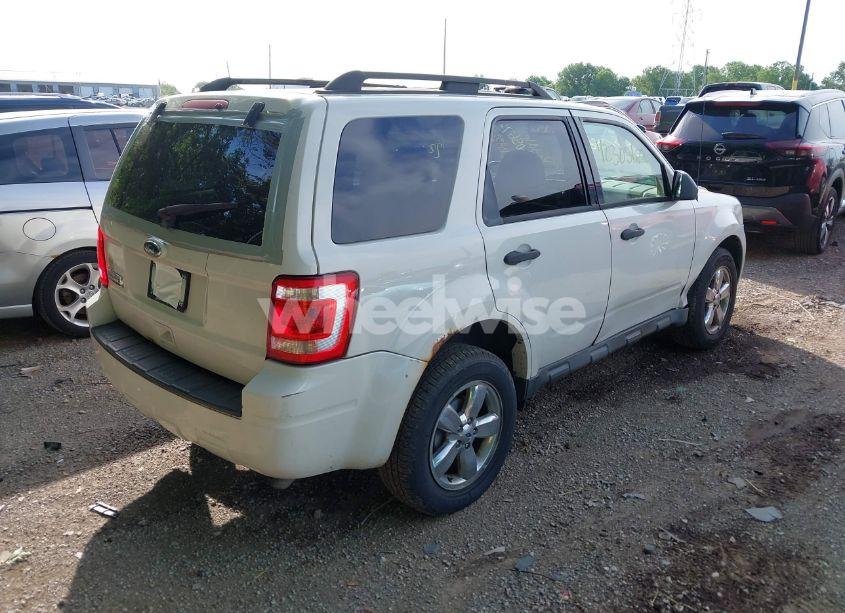 Photo 4 of 2010 Ford Escape XLT (VIN 1FMCU0D7XAKA34862)