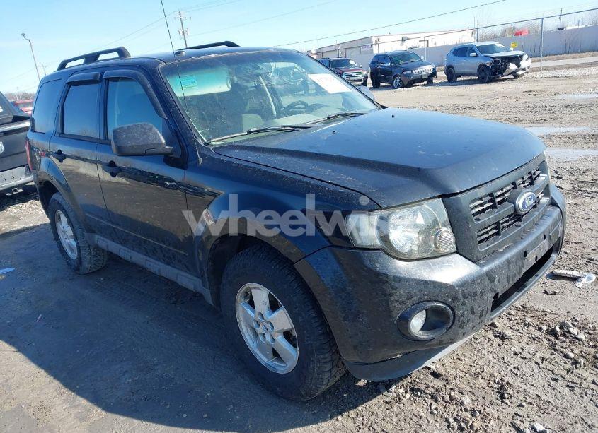 2010 Ford Escape XLT (VIN 1FMCU0D7XAKA85861) main photo