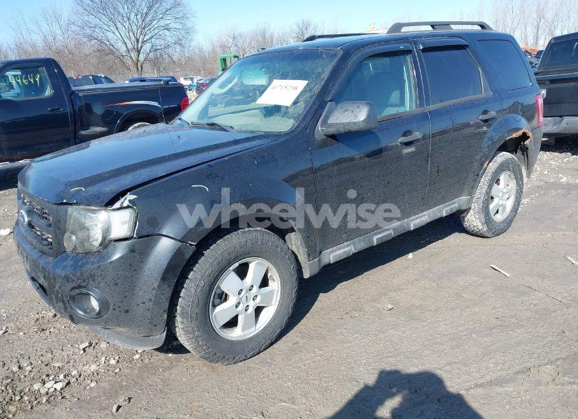 Photo 2 of 2010 Ford Escape XLT (VIN 1FMCU0D7XAKA85861)
