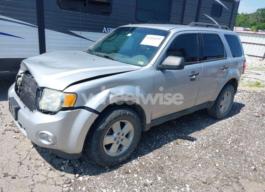 Photo 2 of 2010 Ford Escape XLT (VIN 1FMCU0D7XAKB01802)