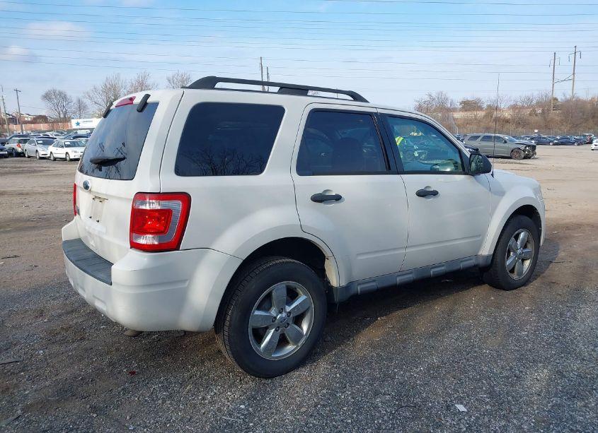 Photo 4 of 2010 Ford Escape XLT (VIN 1FMCU0D7XAKB20186)