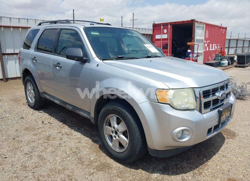 2010 Ford Escape XLT (VIN 1FMCU0D7XAKB40843) main photo