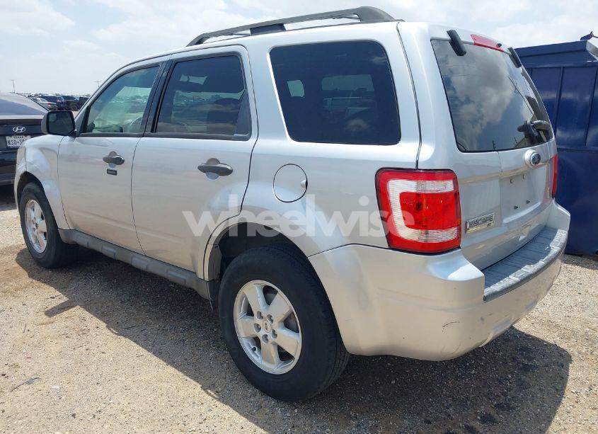 Photo 3 of 2010 Ford Escape XLT (VIN 1FMCU0D7XAKB40843)