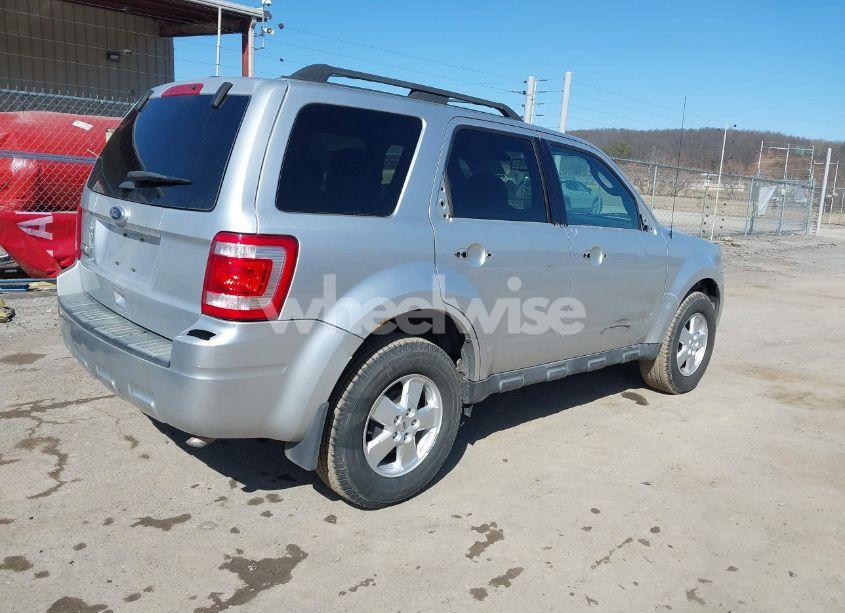Photo 4 of 2010 Ford Escape XLT (VIN 1FMCU0D7XAKB62339)