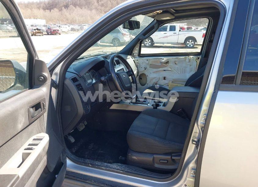 Photo 5 of 2010 Ford Escape XLT (VIN 1FMCU0D7XAKB62339)