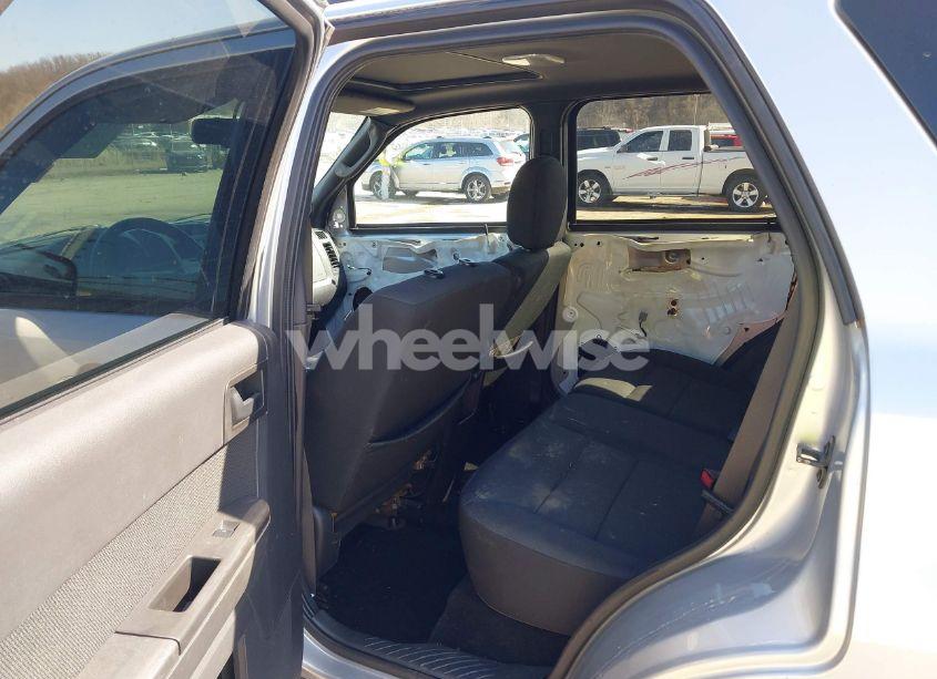 Photo 8 of 2010 Ford Escape XLT (VIN 1FMCU0D7XAKB62339)