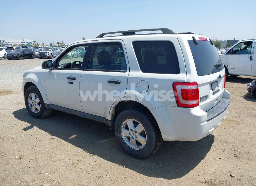 Photo 3 of 2010 Ford Escape XLT (VIN 1FMCU0D7XAKC77183)