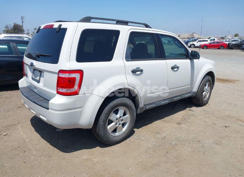 Photo 4 of 2010 Ford Escape XLT (VIN 1FMCU0D7XAKC77183)