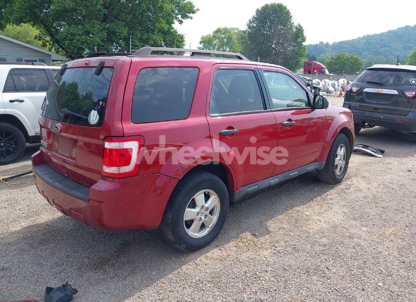 Photo 4 of 2010 Ford Escape XLT (VIN 1FMCU0D7XAKD17651)