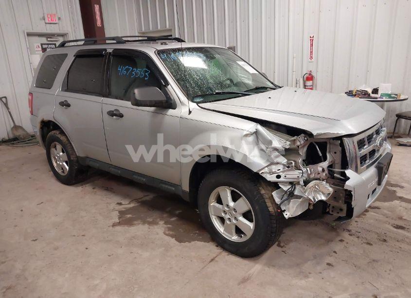 2010 Ford Escape XLT (VIN 1FMCU0D7XAKD38371) main photo