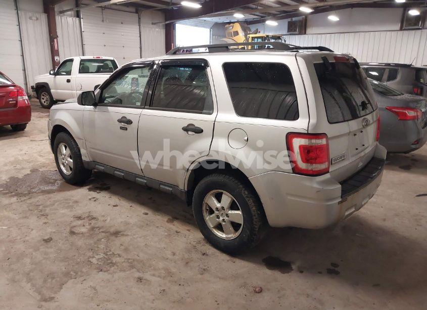 Photo 3 of 2010 Ford Escape XLT (VIN 1FMCU0D7XAKD38371)