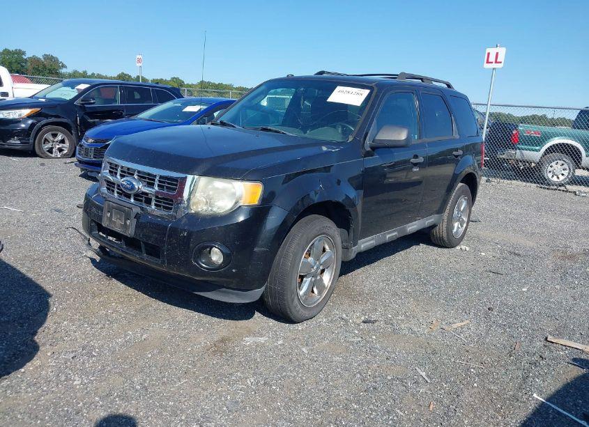 Photo 2 of 2011 Ford Escape XLT (VIN 1FMCU0D7XBKA47029)