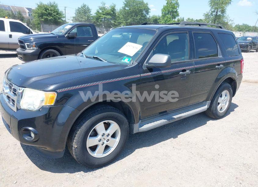 Photo 2 of 2011 Ford Escape XLT (VIN 1FMCU0D7XBKA96537)