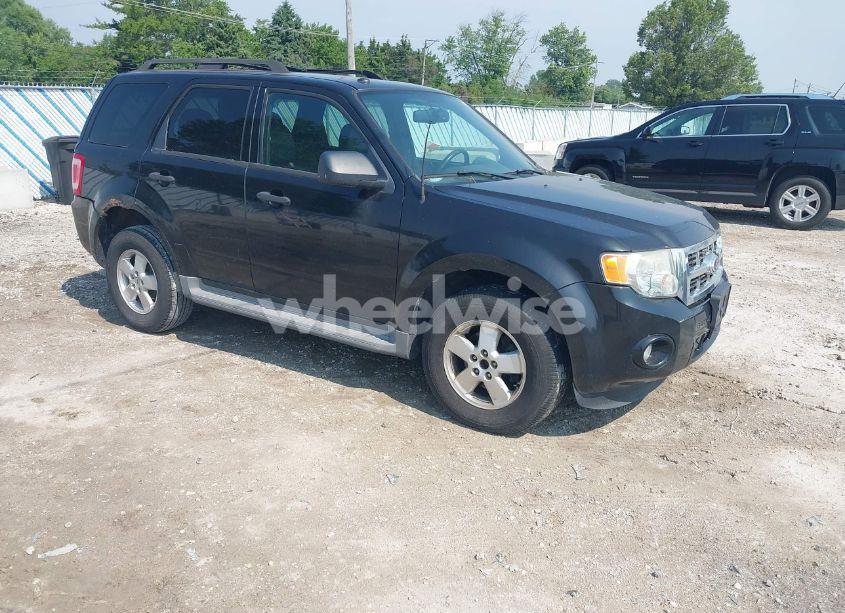 2011 Ford Escape XLT (VIN 1FMCU0D7XBKB20139) main photo