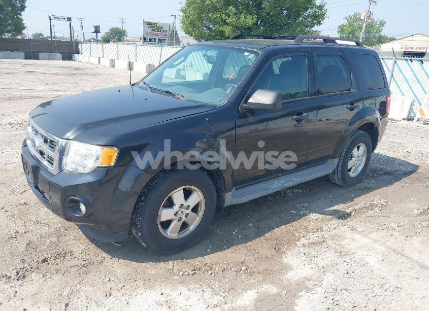 Photo 2 of 2011 Ford Escape XLT (VIN 1FMCU0D7XBKB20139)