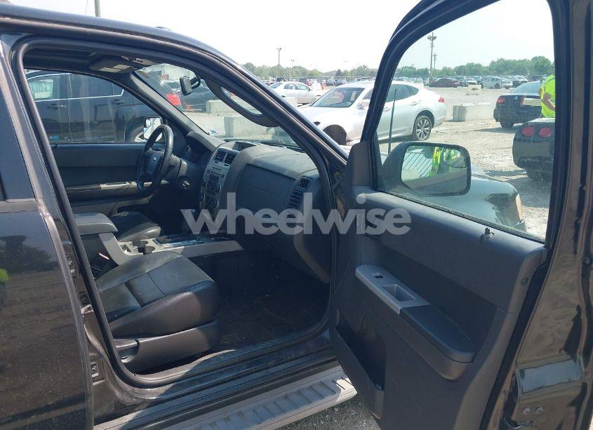 Photo 5 of 2011 Ford Escape XLT (VIN 1FMCU0D7XBKB20139)