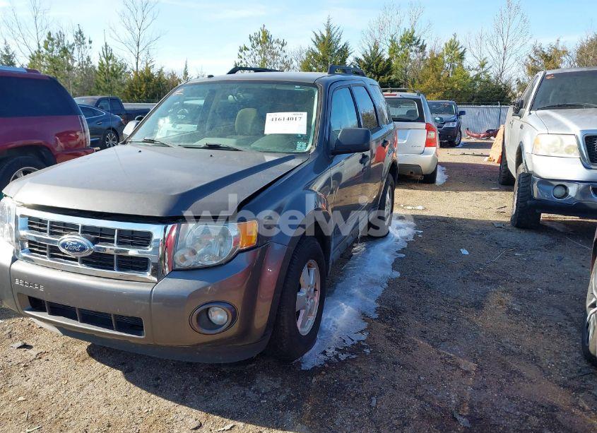 Photo 2 of 2011 Ford Escape XLT (VIN 1FMCU0D7XBKC52477)