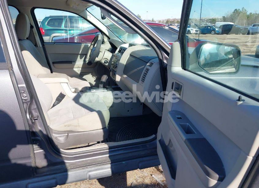 Photo 5 of 2011 Ford Escape XLT (VIN 1FMCU0D7XBKC52477)