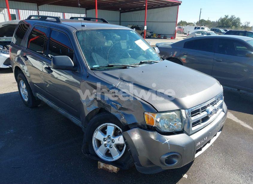 2011 Ford Escape XLT (VIN 1FMCU0D7XBKC62734) main photo