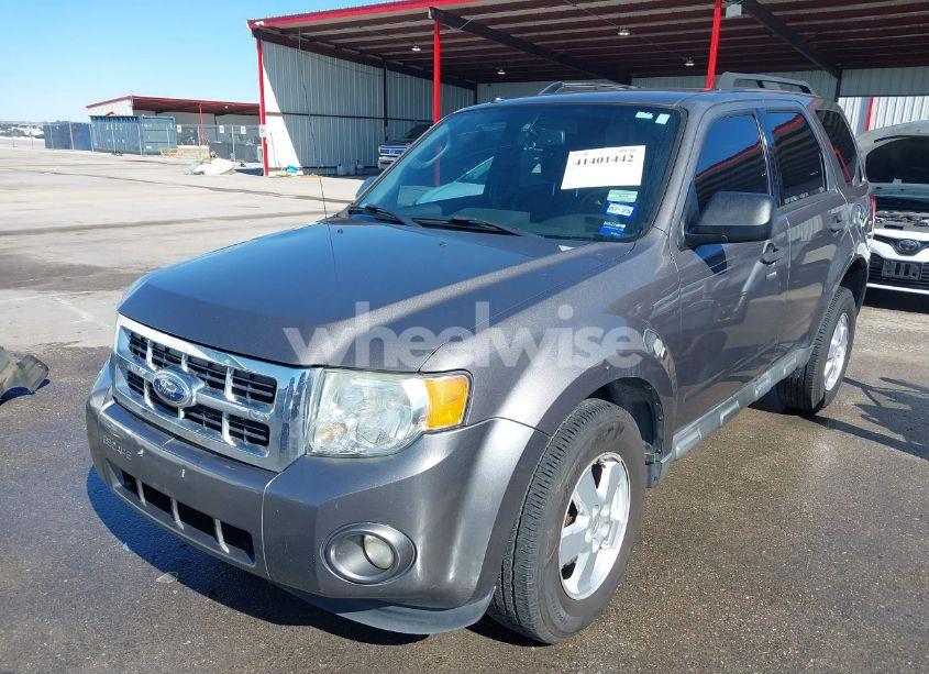 Photo 2 of 2011 Ford Escape XLT (VIN 1FMCU0D7XBKC62734)