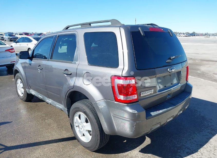 Photo 3 of 2011 Ford Escape XLT (VIN 1FMCU0D7XBKC62734)