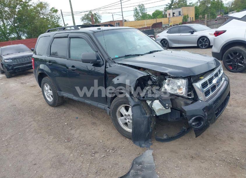 2012 Ford Escape XLT (VIN 1FMCU0D7XCKA05798) main photo