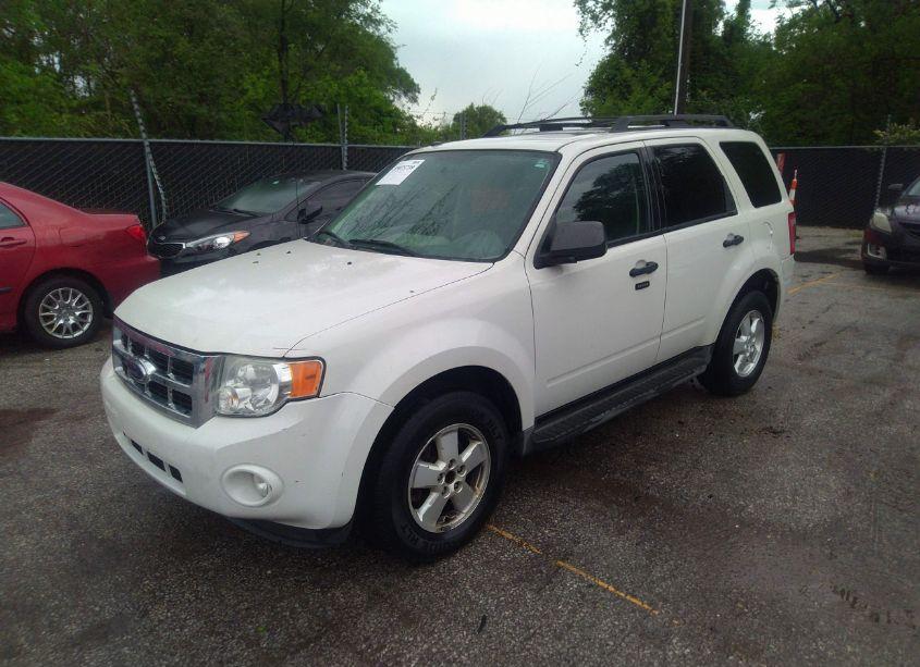 Photo 2 of 2010 Ford Escape XLT (VIN 1FMCU0DG0AKA44302)