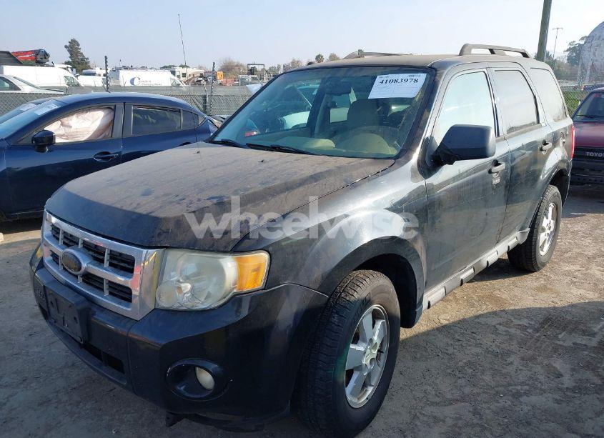 Photo 2 of 2010 Ford Escape XLT (VIN 1FMCU0DG0AKC84885)
