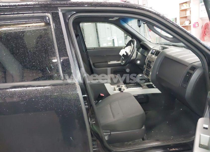 Photo 5 of 2011 Ford Escape XLT (VIN 1FMCU0DG0BKA12936)