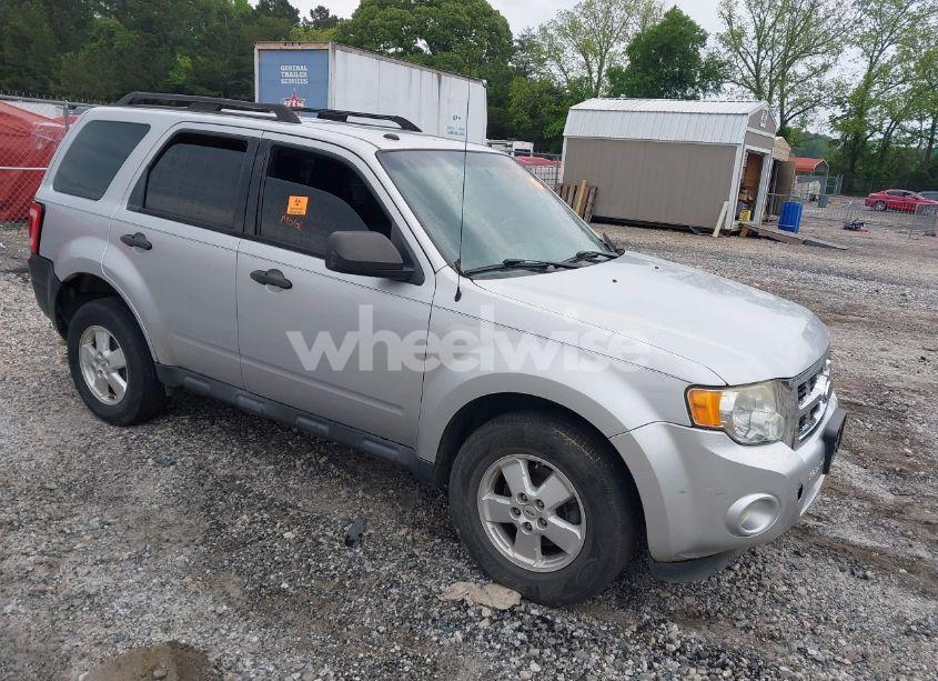2011 Ford Escape XLT (VIN 1FMCU0DG0BKA86504) main photo