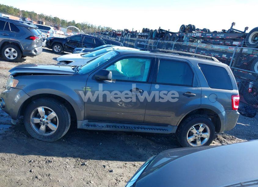 Photo 14 of 2011 Ford Escape XLT (VIN 1FMCU0DG0BKB09537)