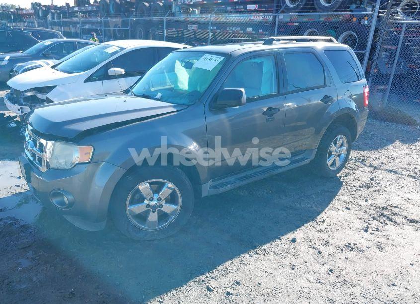Photo 2 of 2011 Ford Escape XLT (VIN 1FMCU0DG0BKB09537)